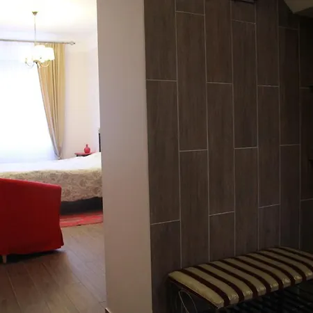 Symphony Apartment *